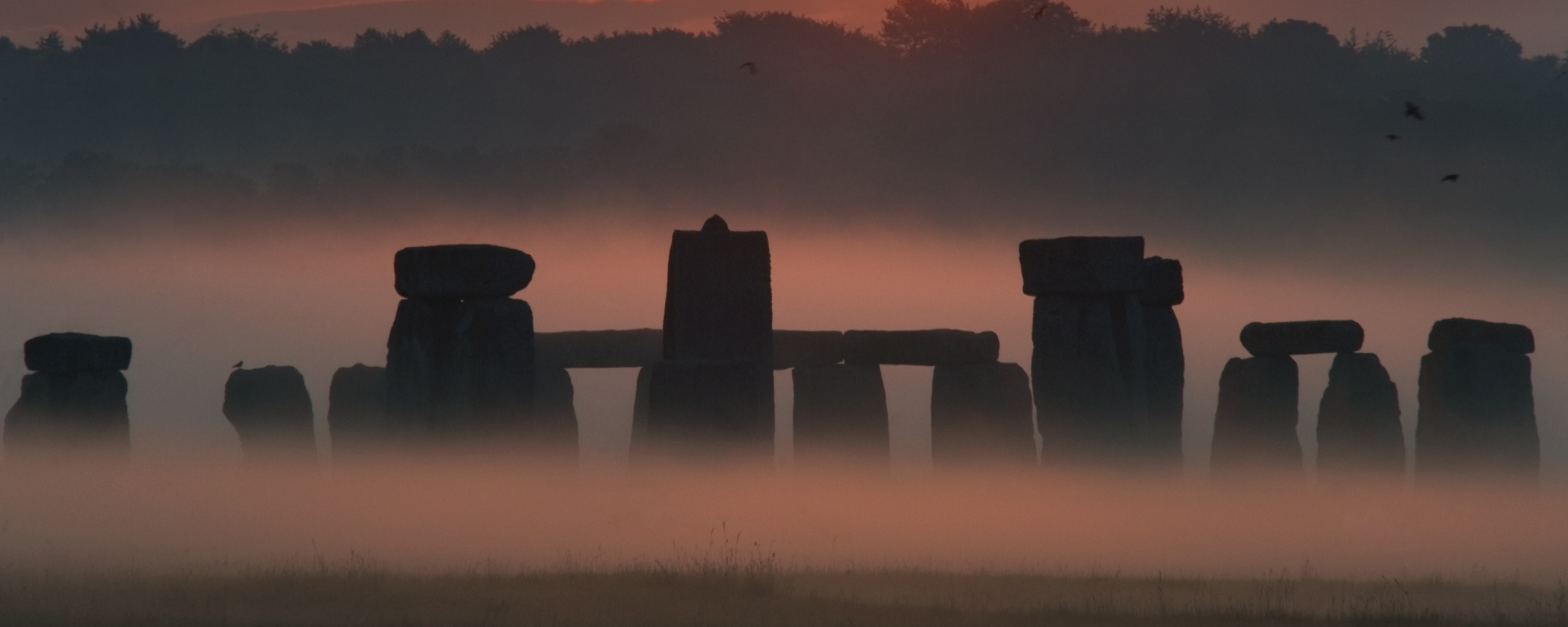 Стоунхэндж в утреннем тумане обои