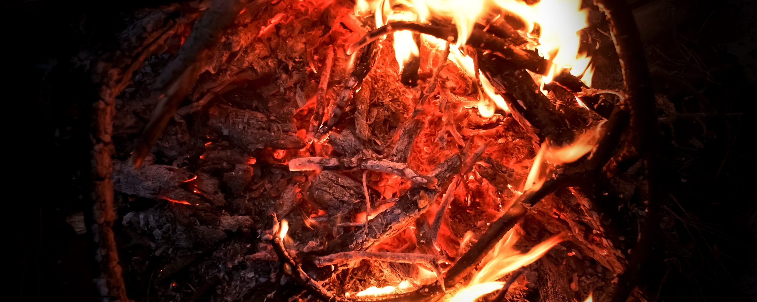 Костёр крупным планом обои