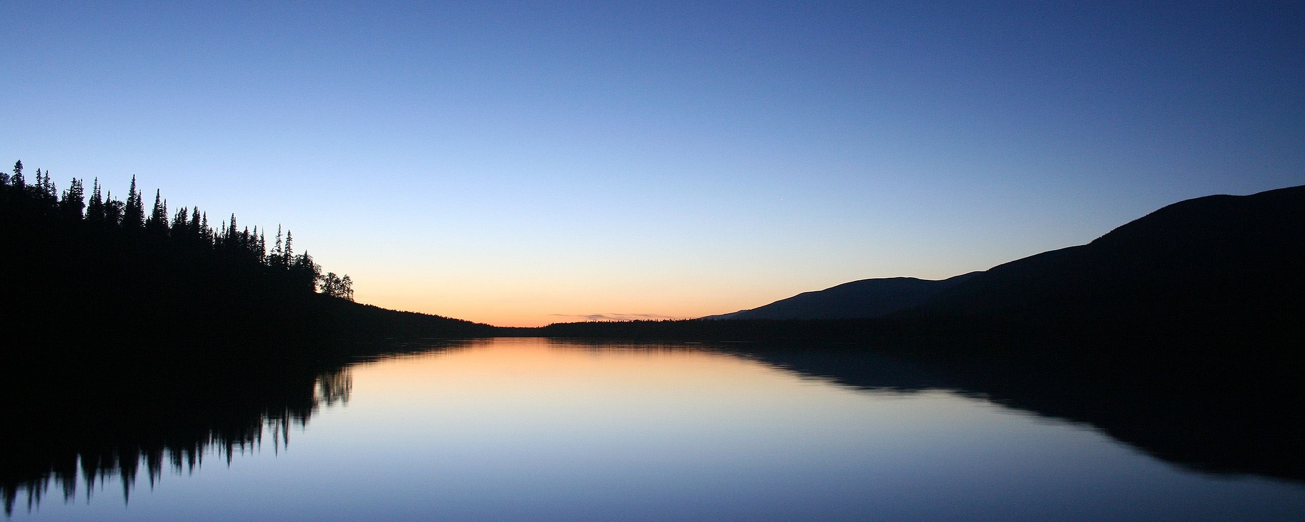 Гладкое озеро обои