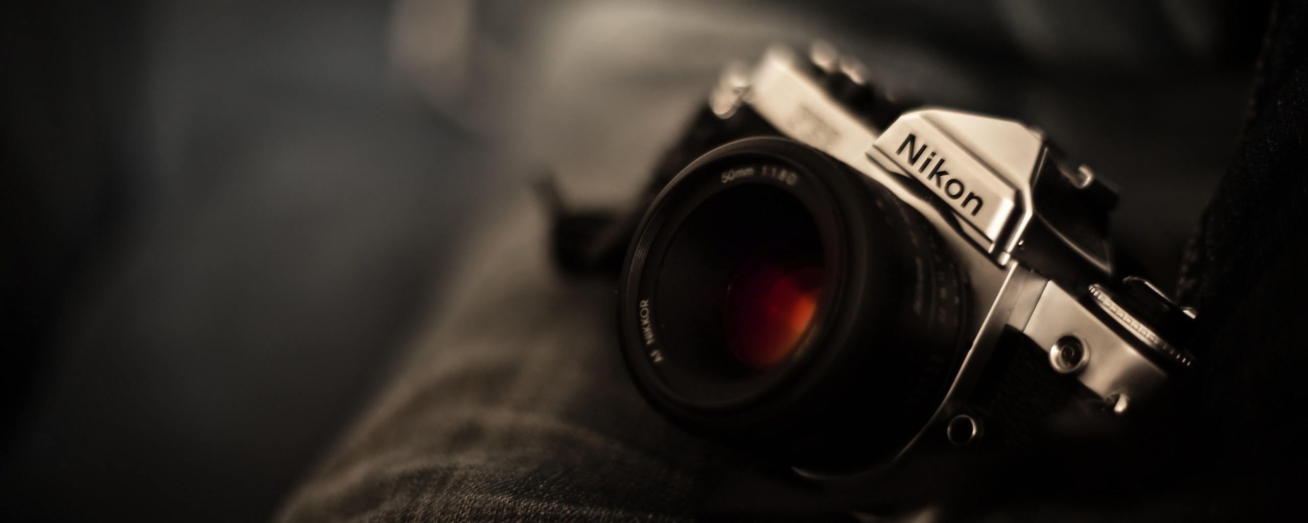 Плёночный фотоаппарат Nikon обои