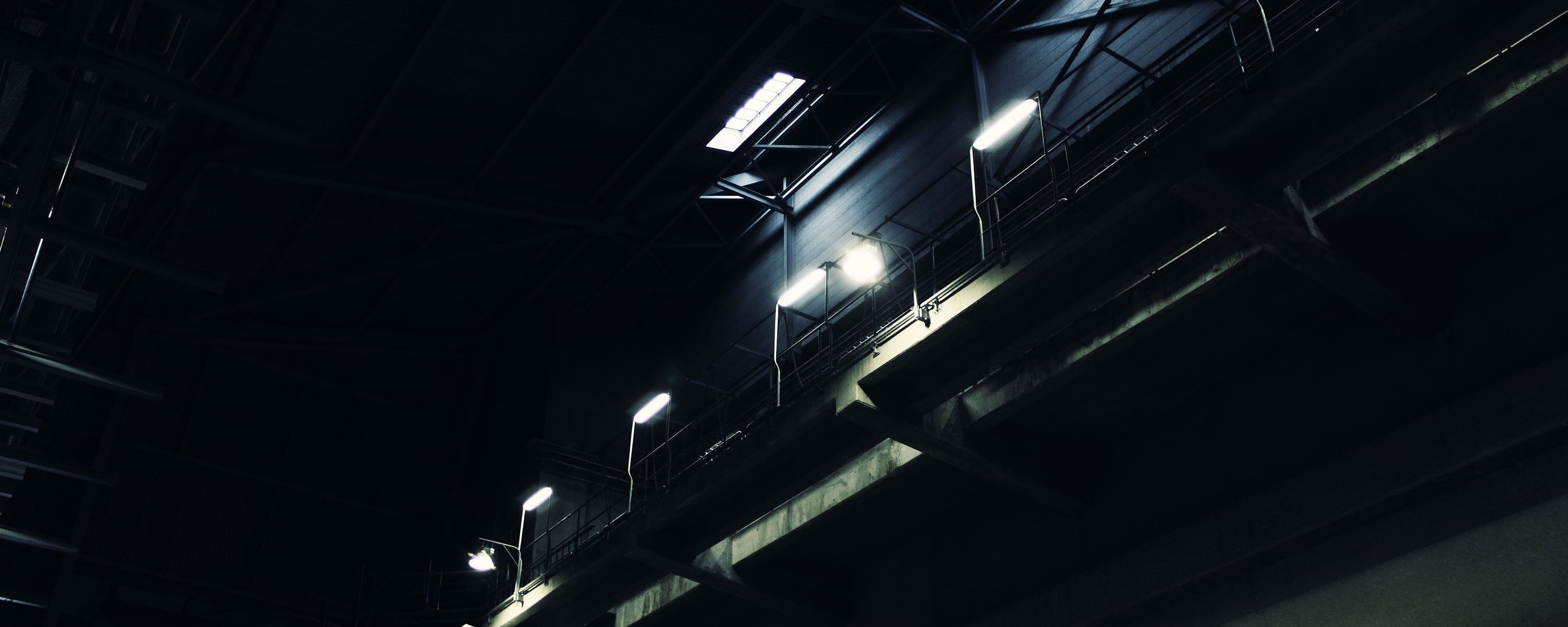 Платформа ночью обои