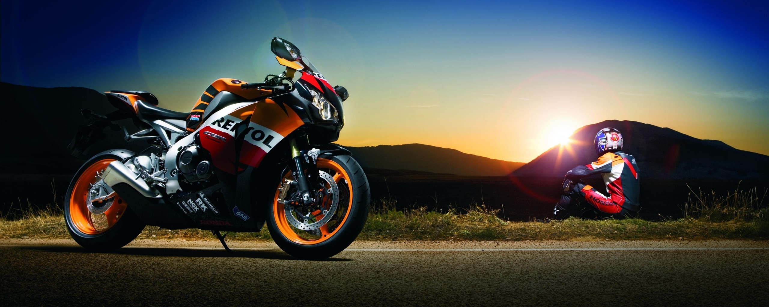 Мотоциклист и мотоцикл обои