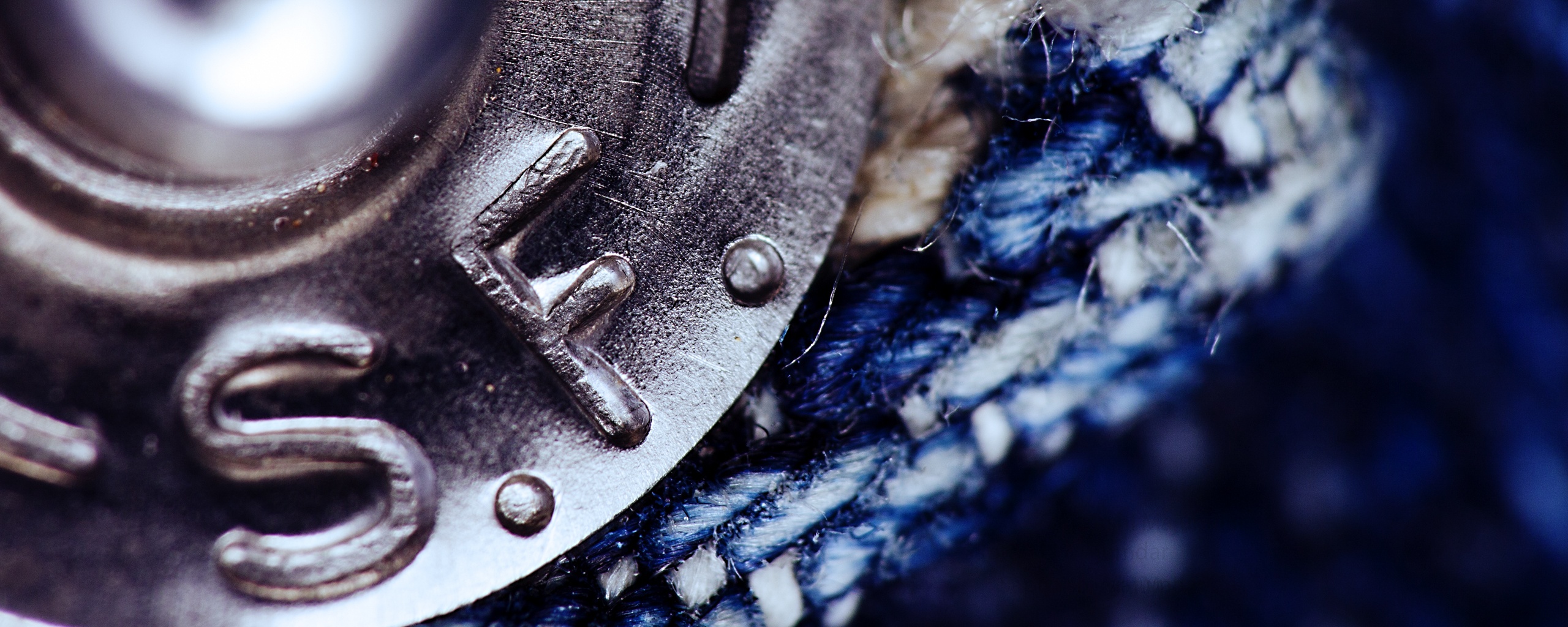 Заклепка на джинсах в макро обои