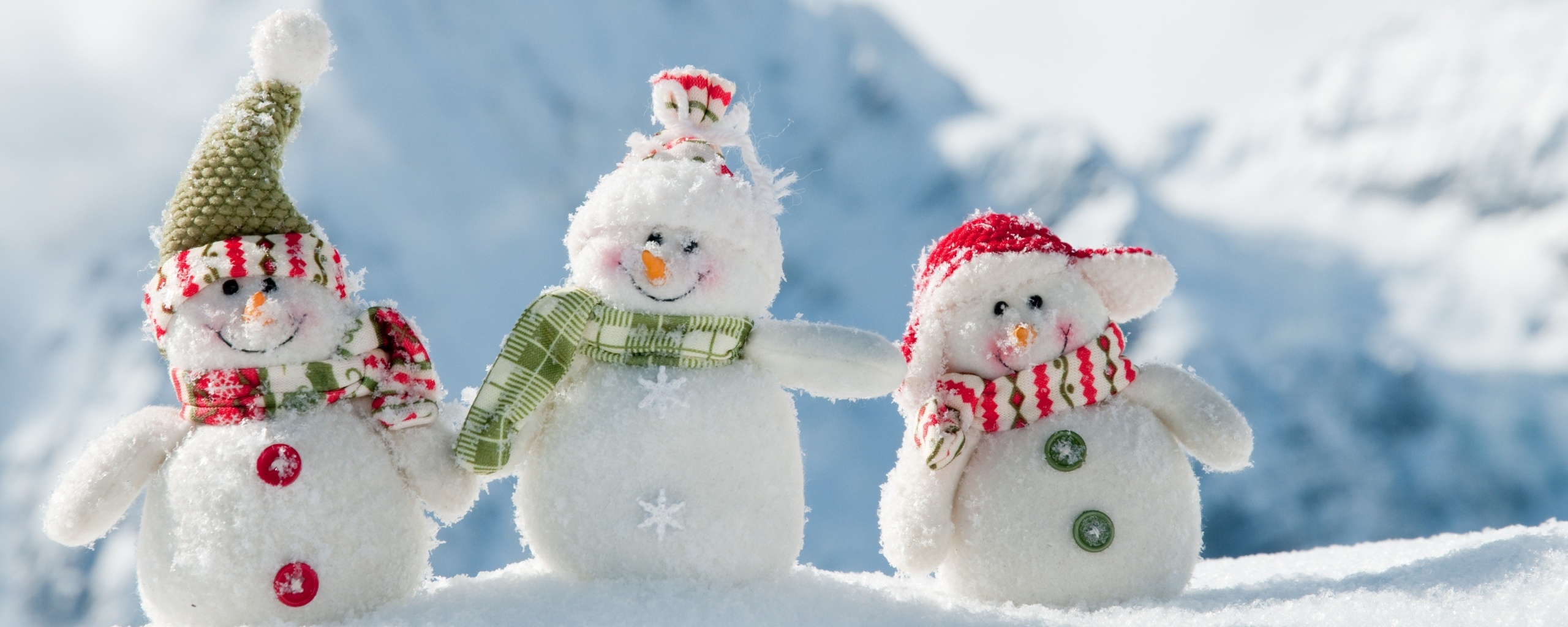 Три снеговика обои