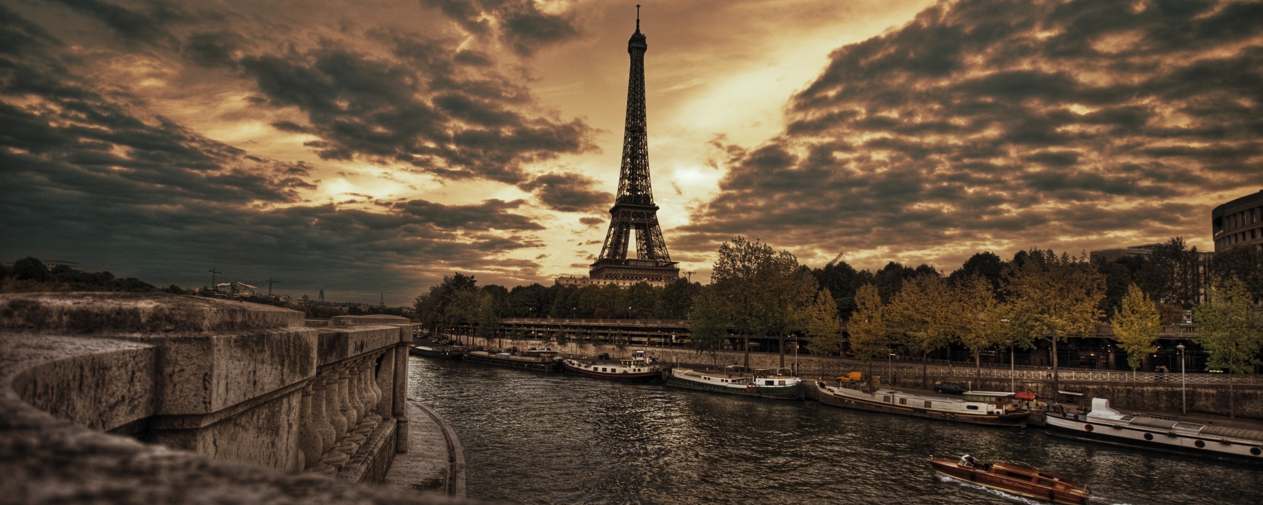 Башня Эйфеля в Париже обои