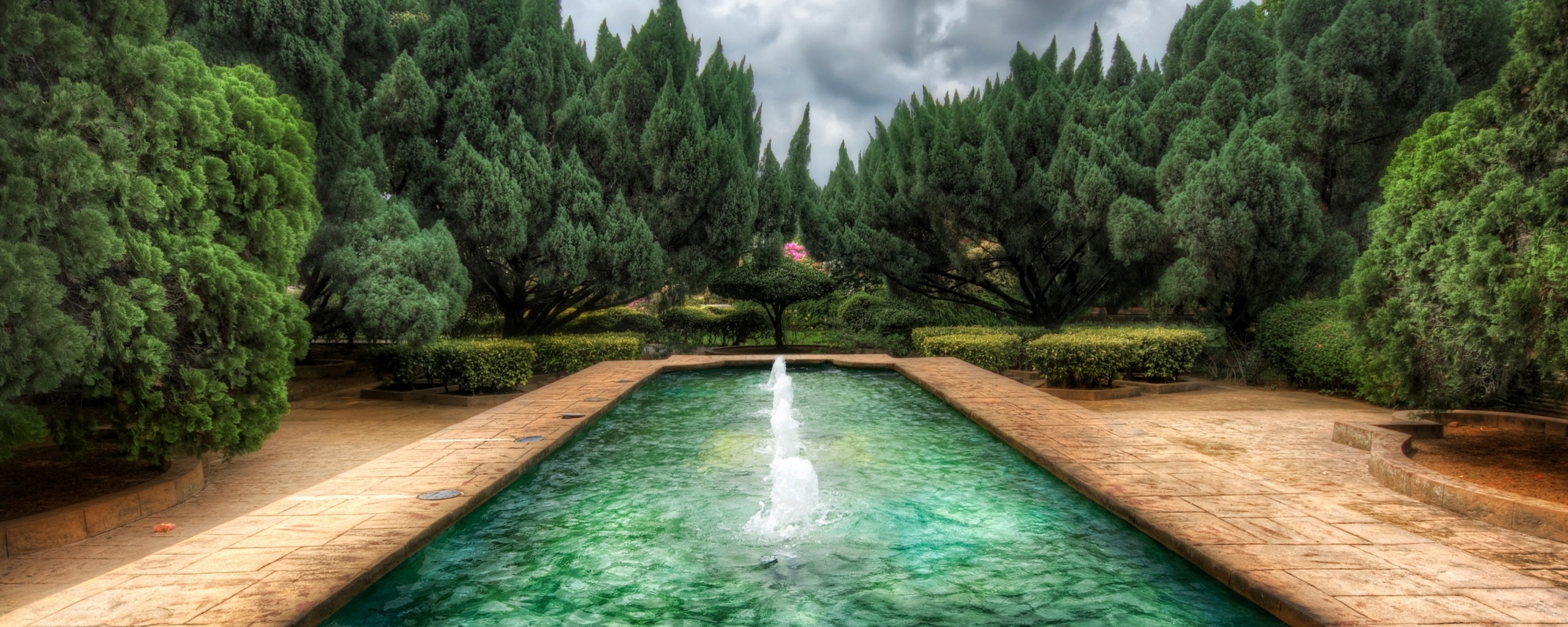 Фонтан в заповеднике обои