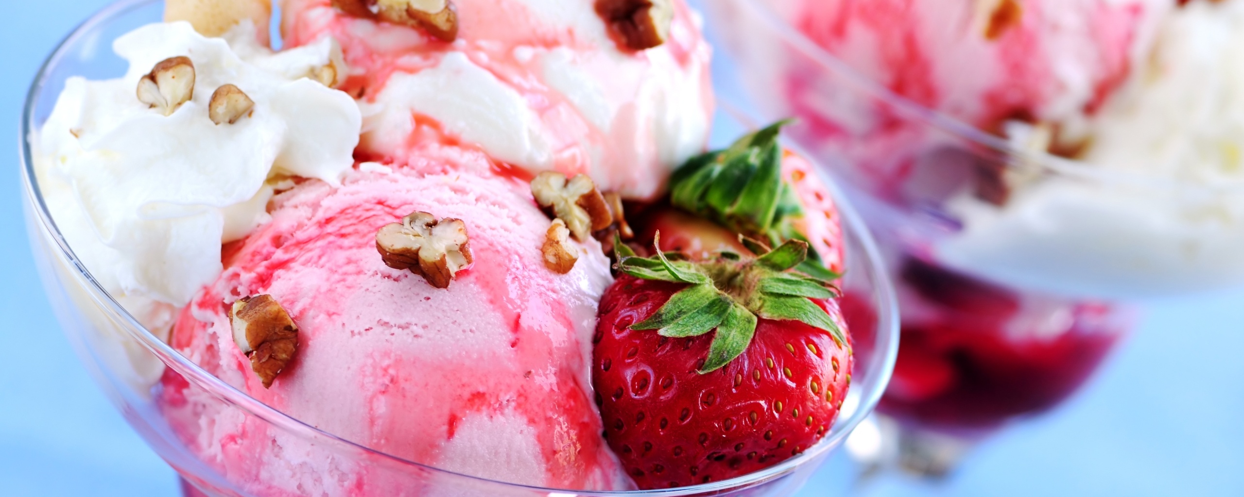 Клубничное мороженное обои