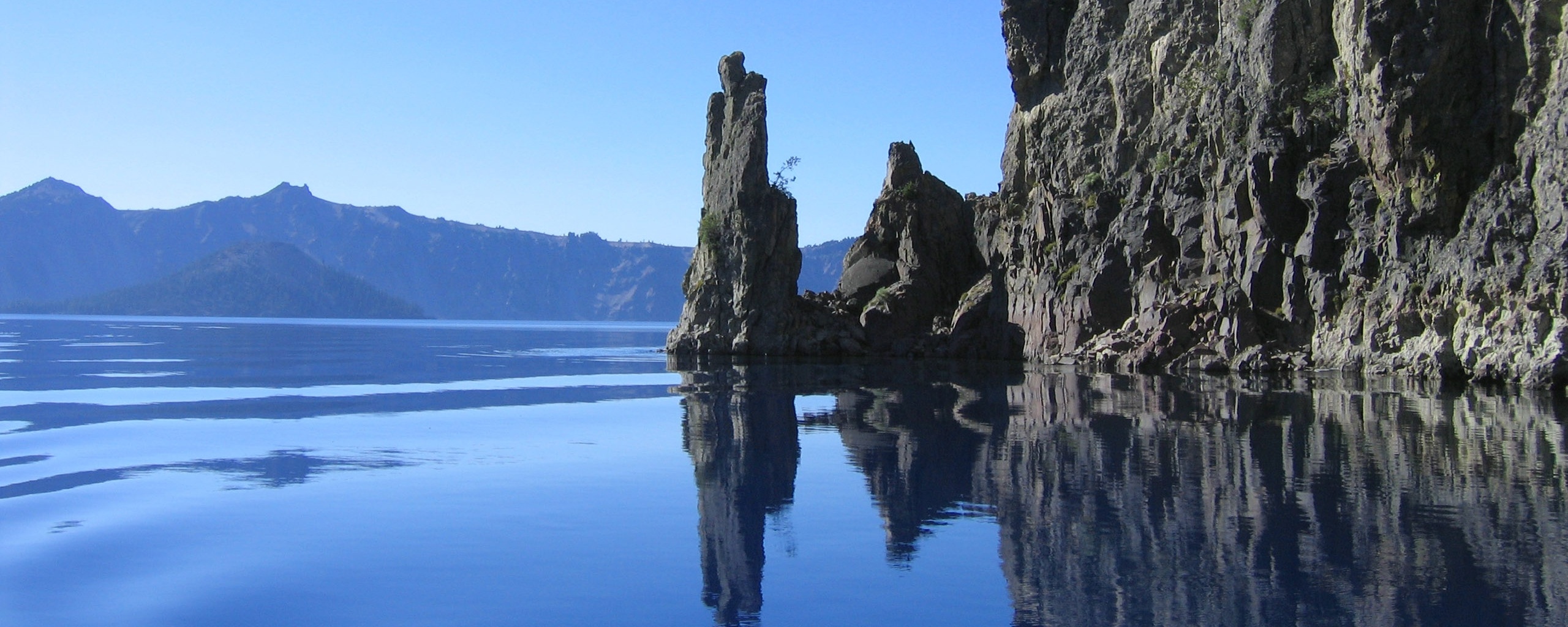 Скалистый берег обои