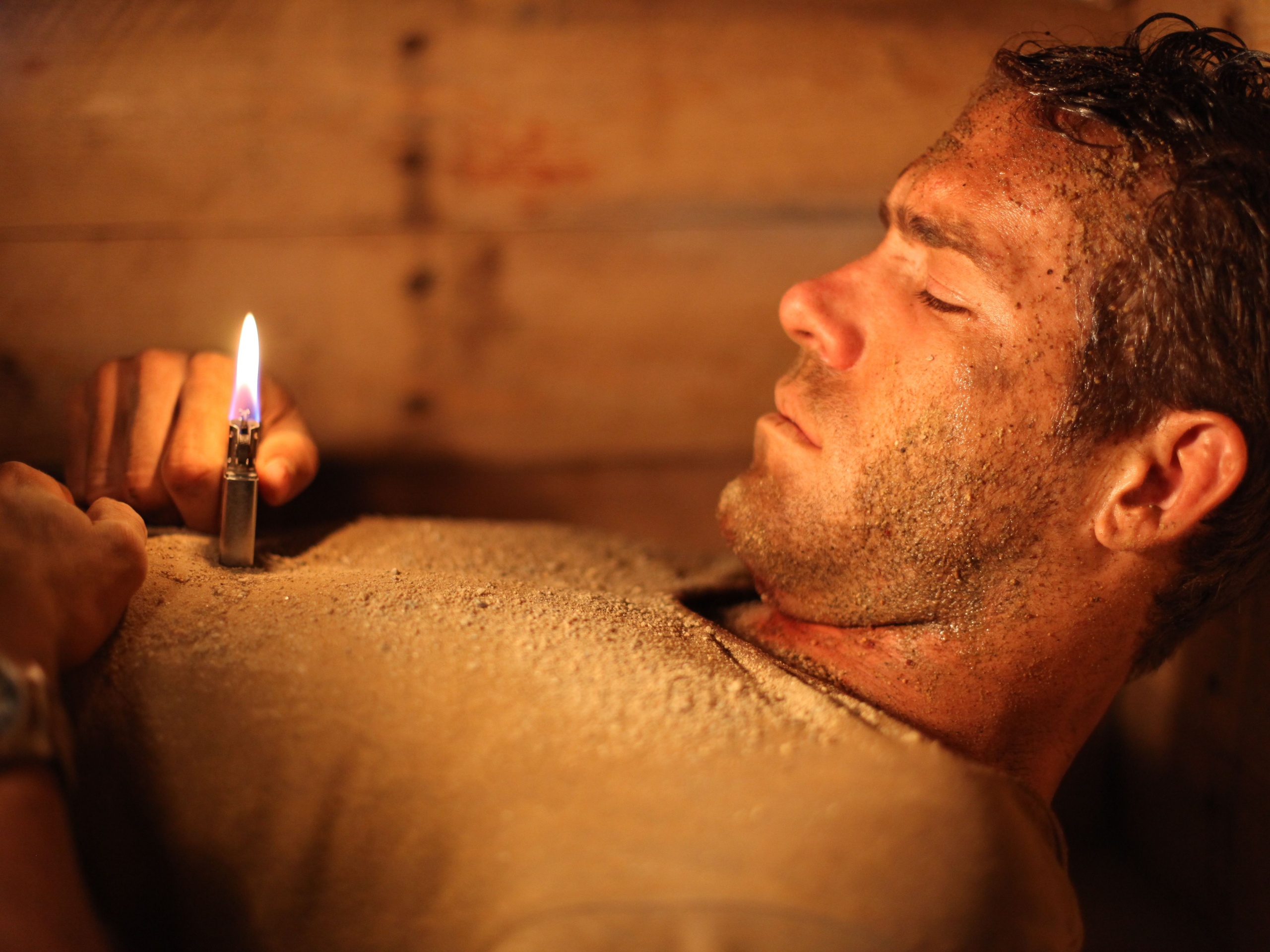 Кадр из фильма Погребенный заживо  обои