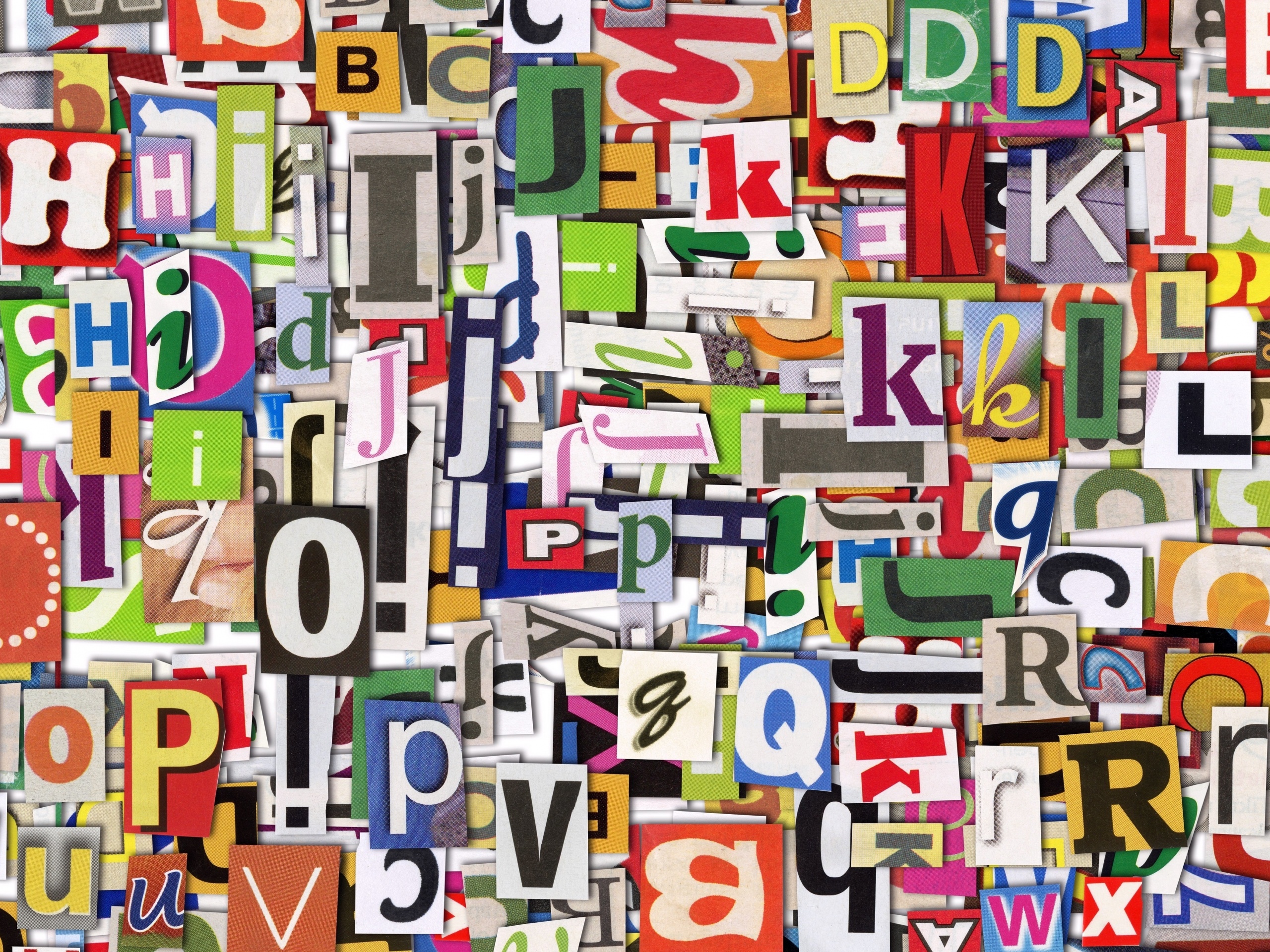 Буквы вырезанные из журналов обои