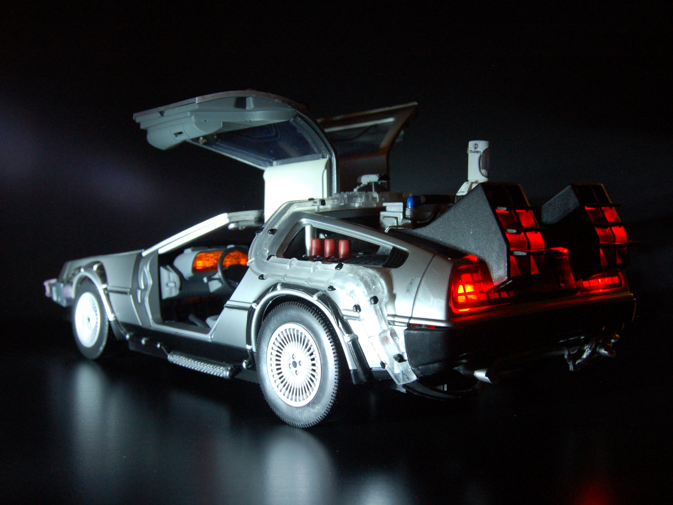 Фигурка делореана обои