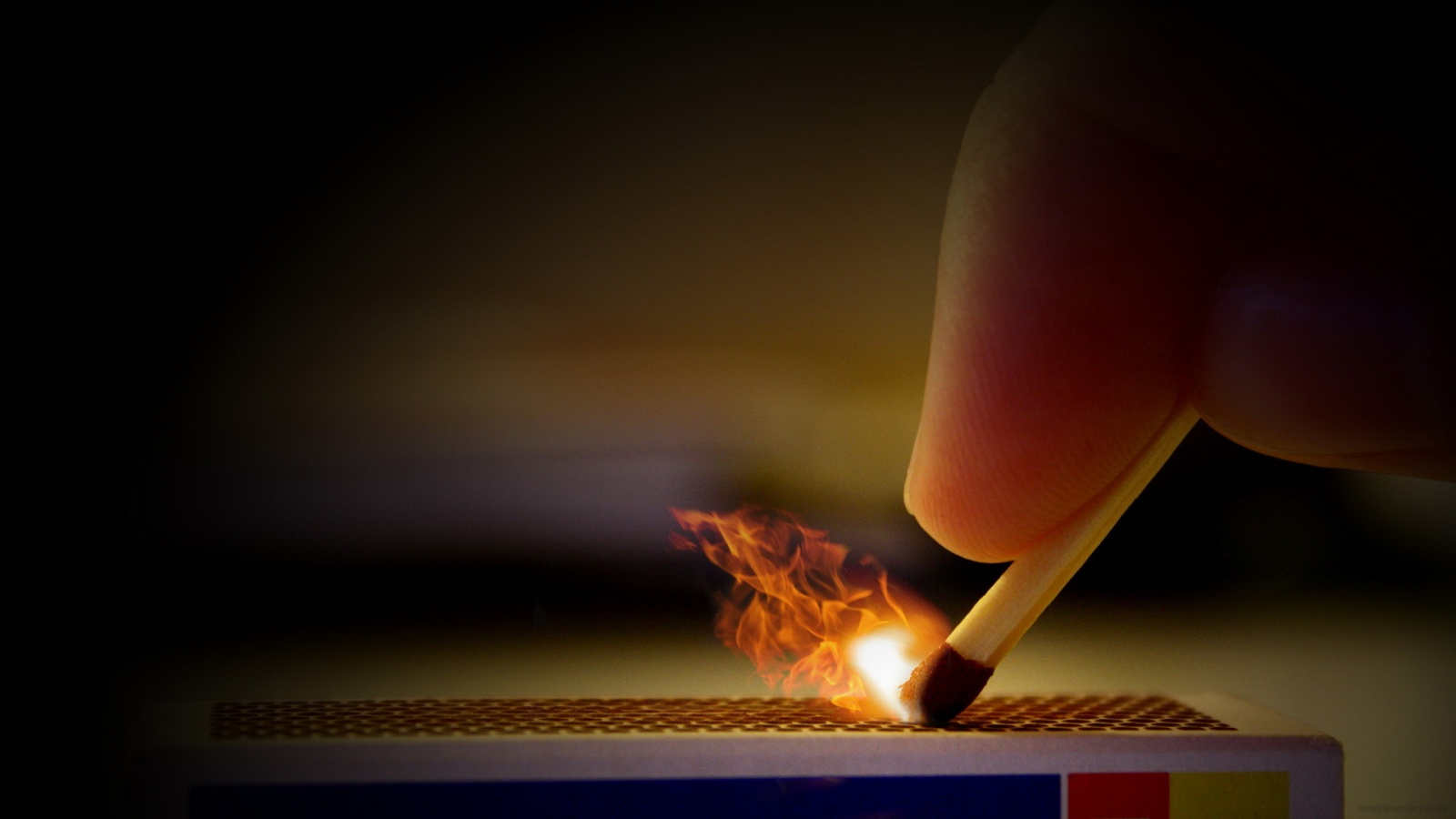 Воспаменение спички обои