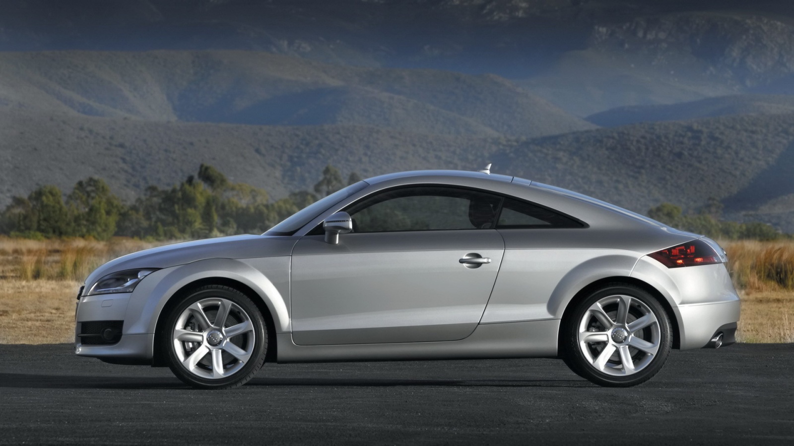 Трехдверный ауди обои