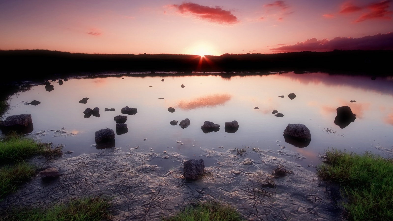 Обмелевшее озеро в Новой Зеландии обои