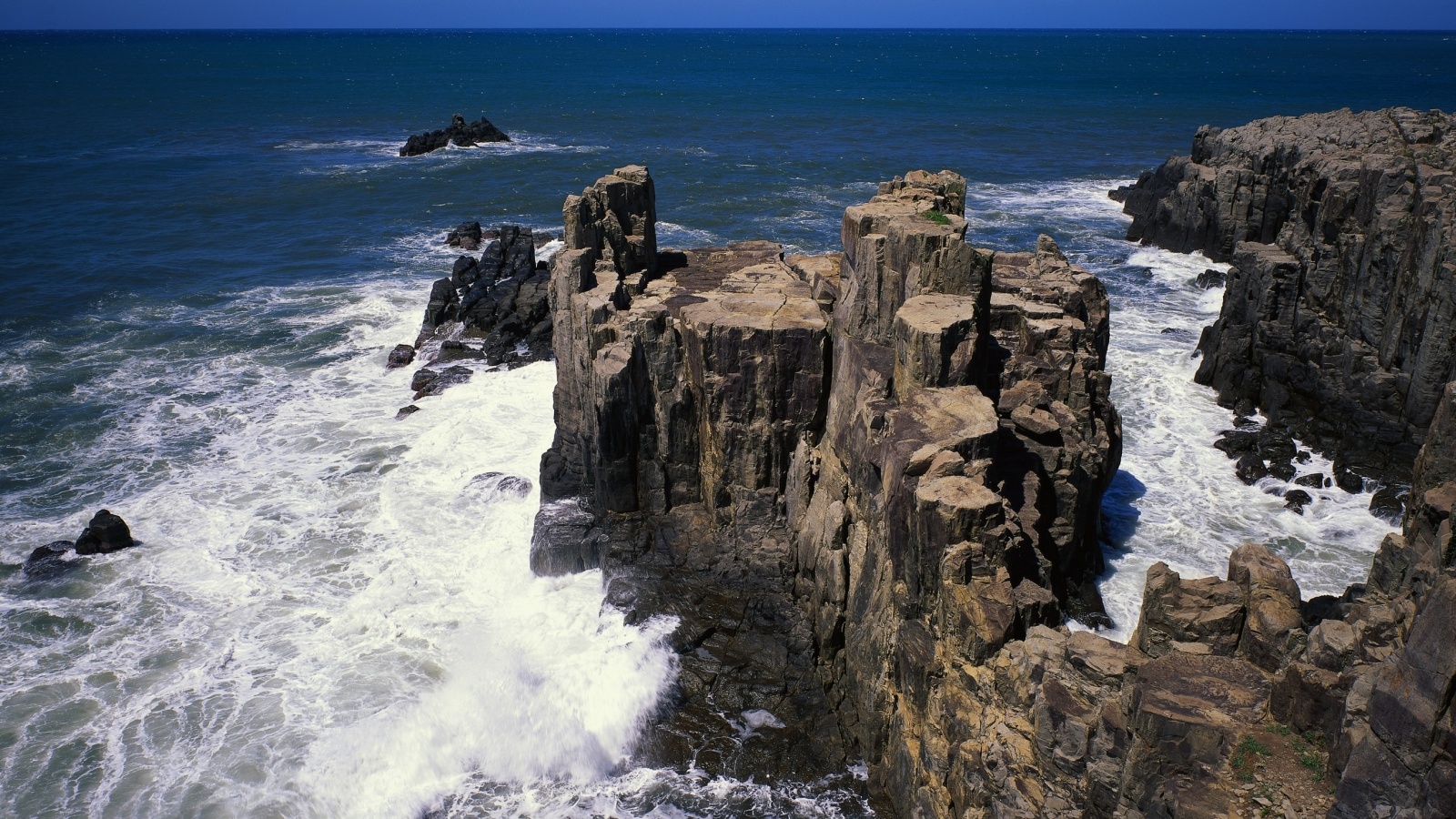 Плоские скалы обои