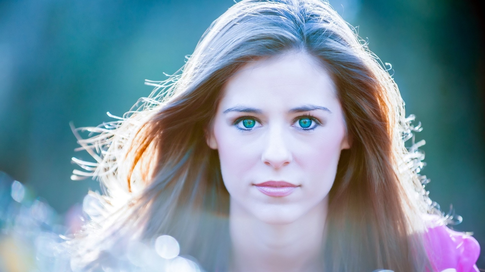 Девушка с голубыми глазами обои