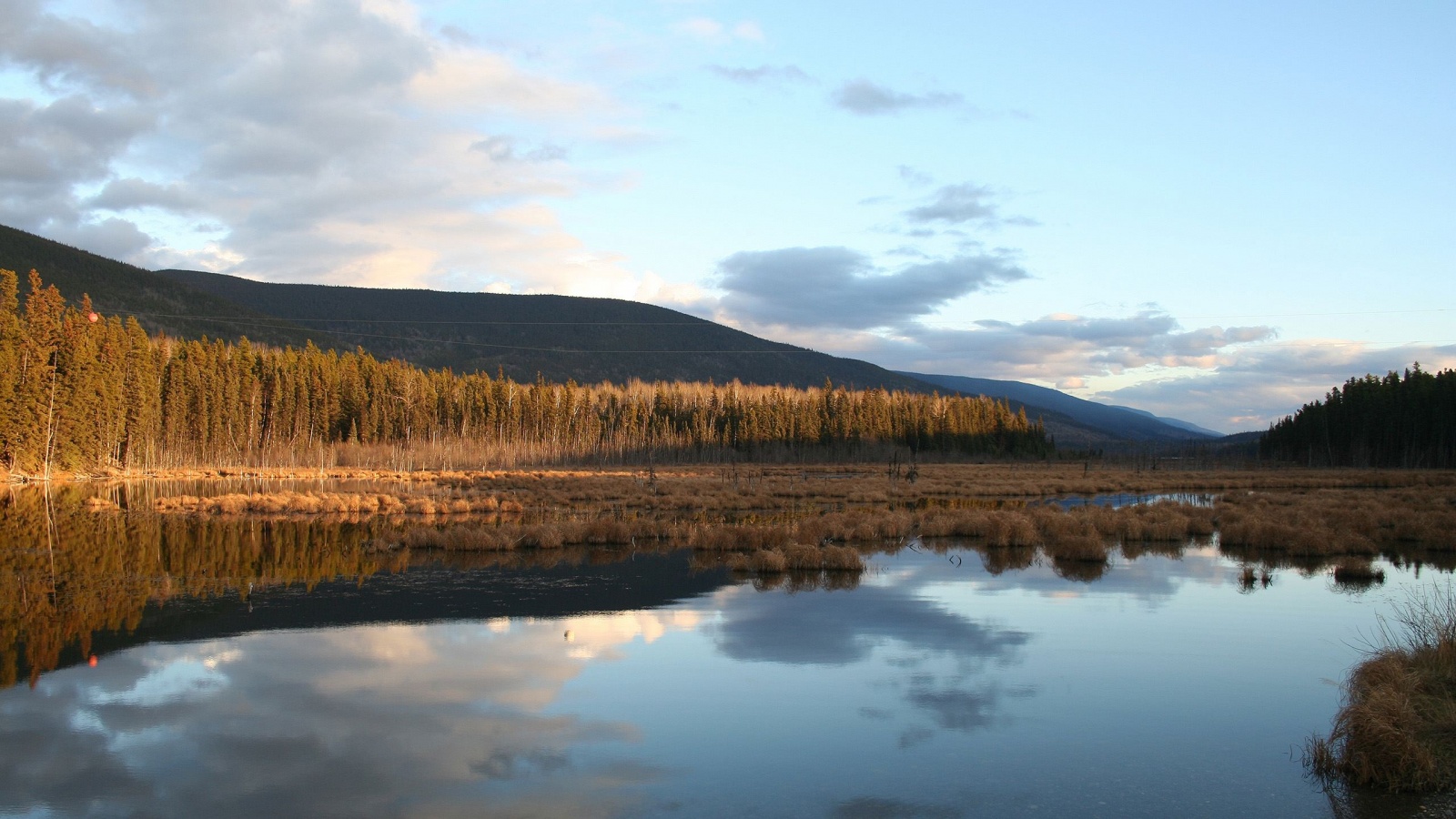 Осеннее озеро обои